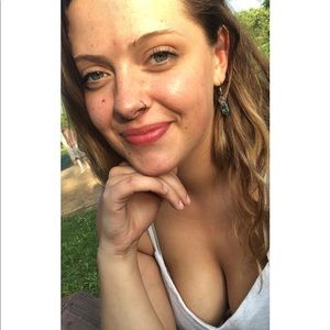 Meet your Posher, Ella